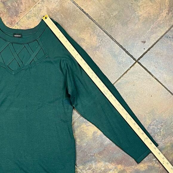 Torrid Green Crisscross Pullover Sweater 3 22/24 - Picture 2 of 8